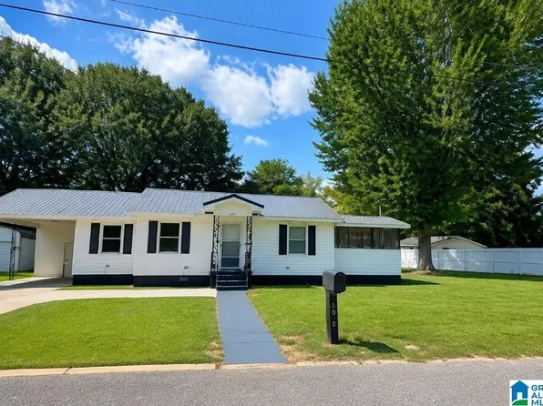 102 Goodall Dr, Talladega, AL 35160