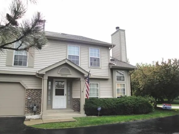 3S022 Timber Dr, Warrenville, IL 60555