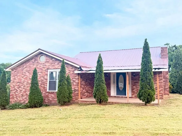 707 Cherokee Trl, Rossville, GA 30741