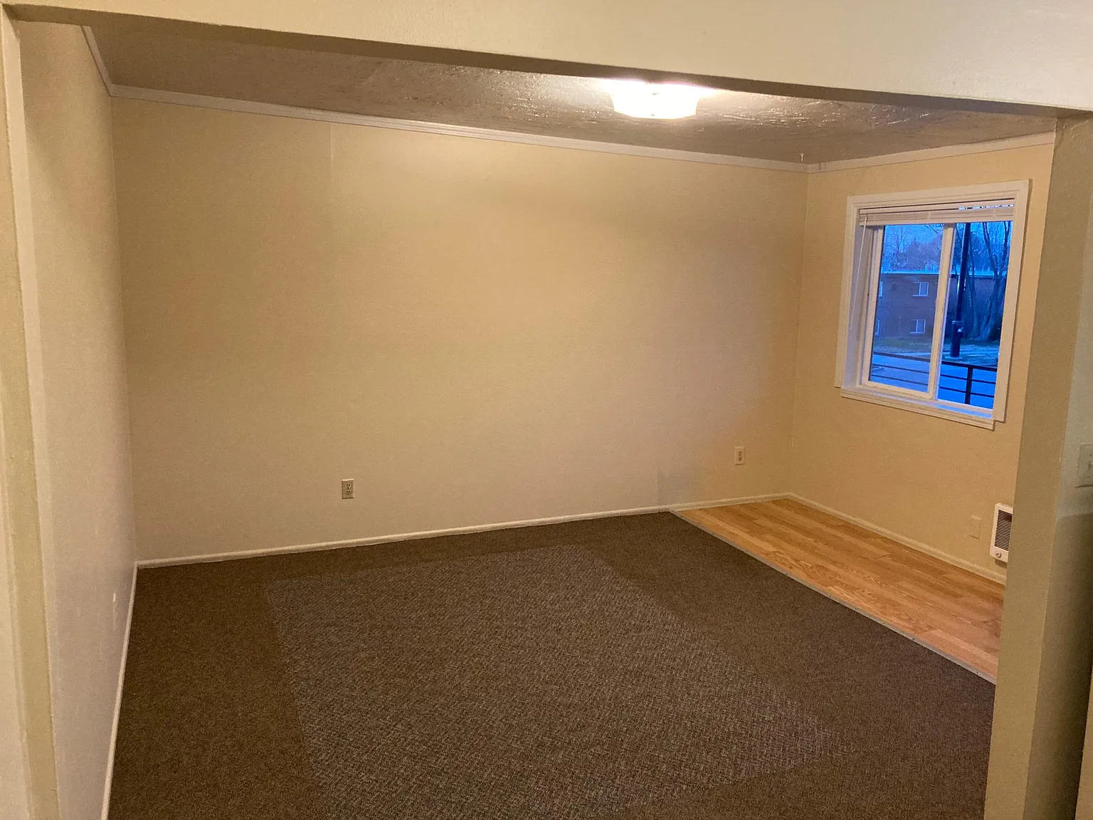 204 E Browning Ave — Photo 3