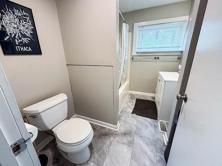 202 Lake St #1 — Photo 17