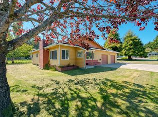 621 Easy Manor Dr, Brookings, OR 97415