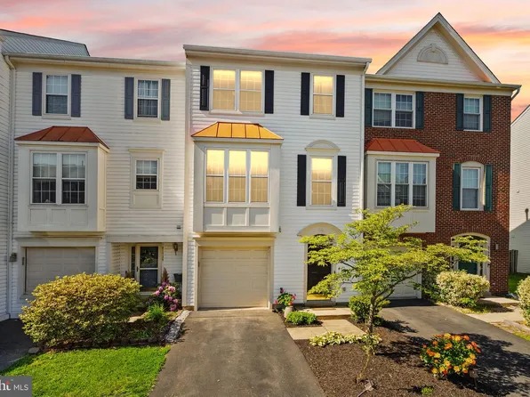 21740 Kings Crossing Ter, Ashburn, VA 20147