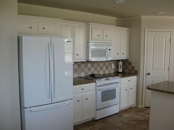Kitchen Additional View