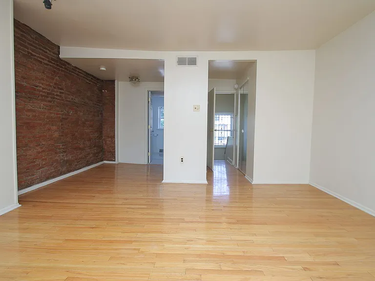 511 S 15th St #2R — Photo 18