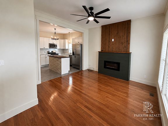 2nd image of 710 Carson St