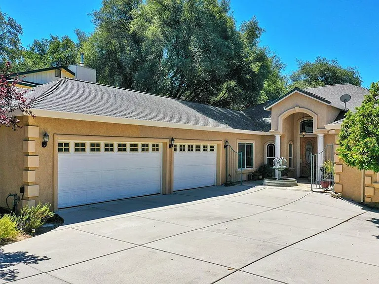17753 Foxtail Dr — Photo 1