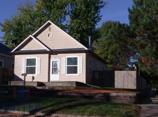 1201 S Cecelia St, Sioux City, IA 51106