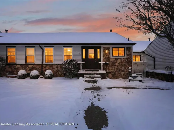 500 Red Cedar Blvd, Williamston, MI 48895