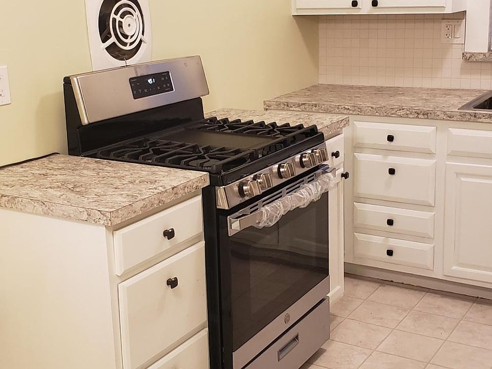 1st image of 666 Tysens Ln Floor 2