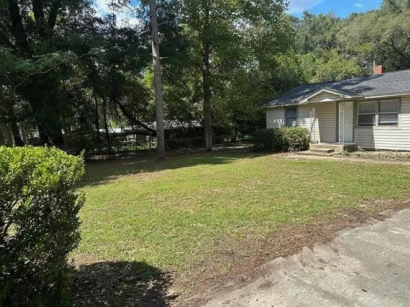 3 bed, 1404 sqft, $1,750 — Photo 2