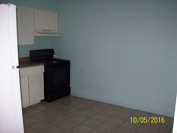 4th image of 2206 W Glenrosa Ave #1