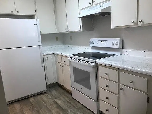 2 bed, 1050 sqft, $2,995 — Photo 2