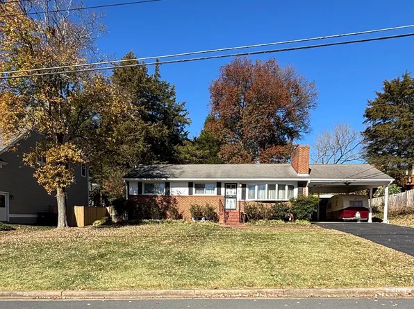 6818 Wise St, Mc Lean, VA 22101