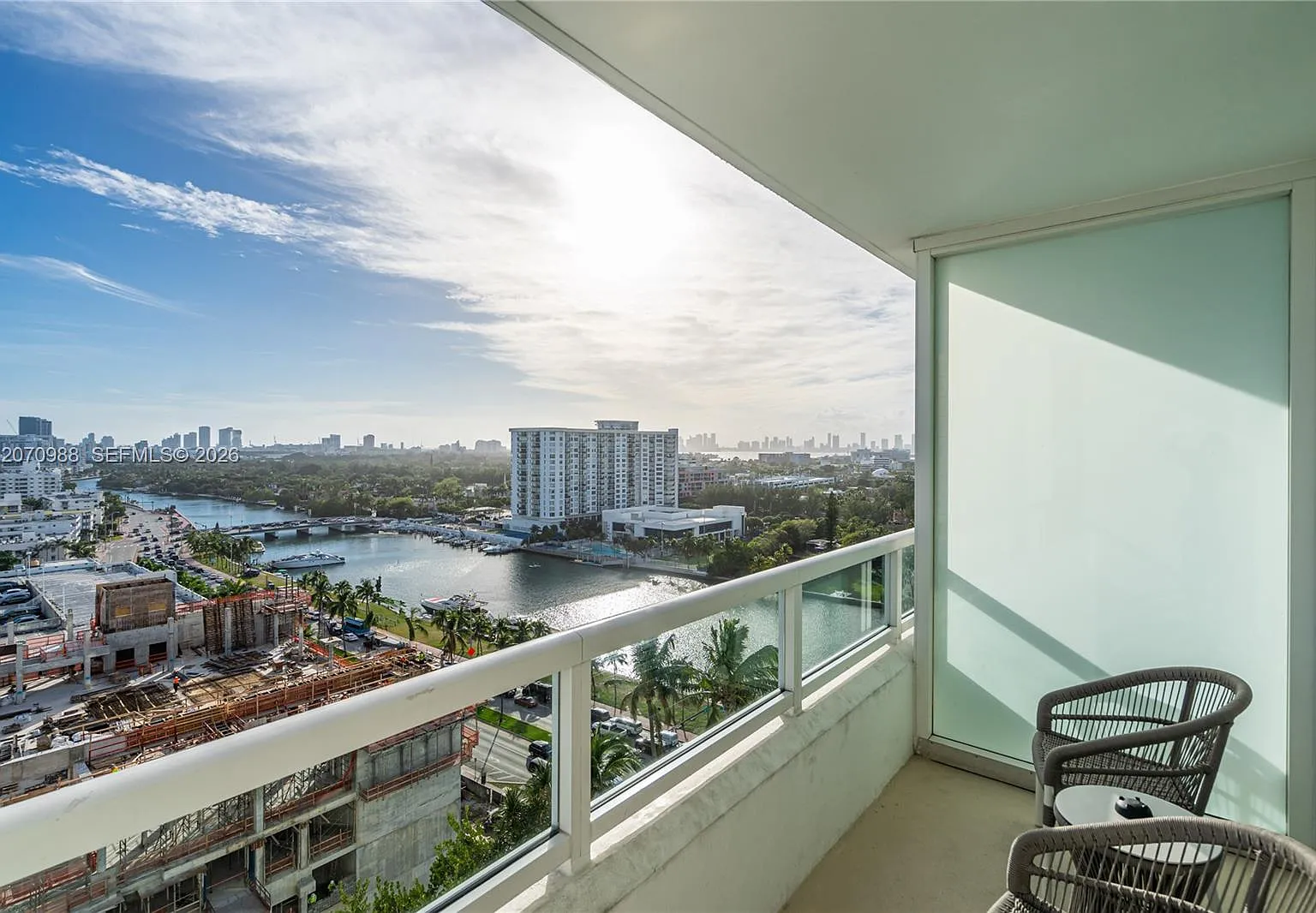 Fontainebleau Ii Condo — Photo 1