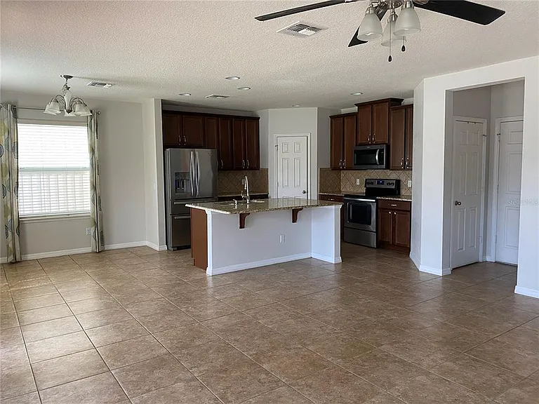 2728 Monticello Way — Photo 4
