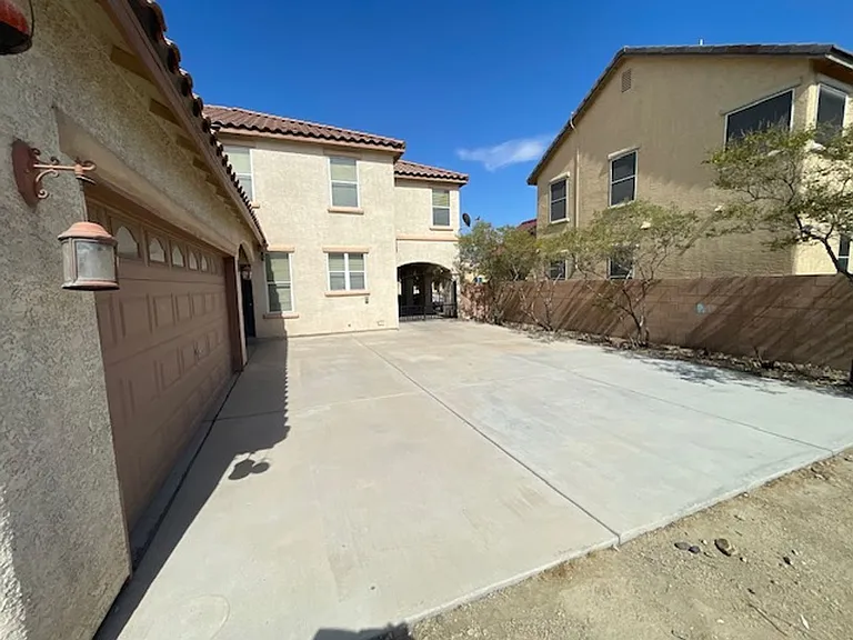 5645 Breckenridge St — Photo 37