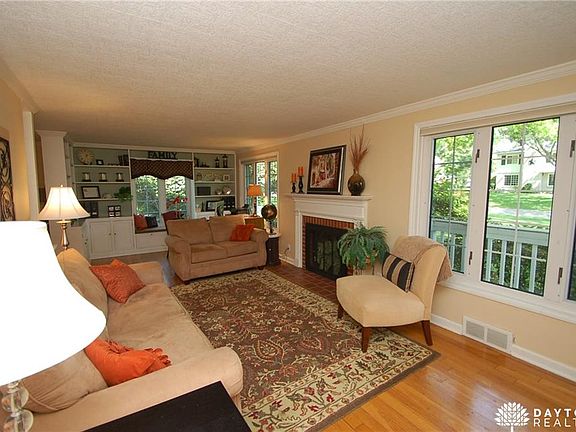 3rd image of 364 Chatham Dr