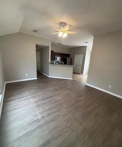 8864 Winter Ct — Photo 3