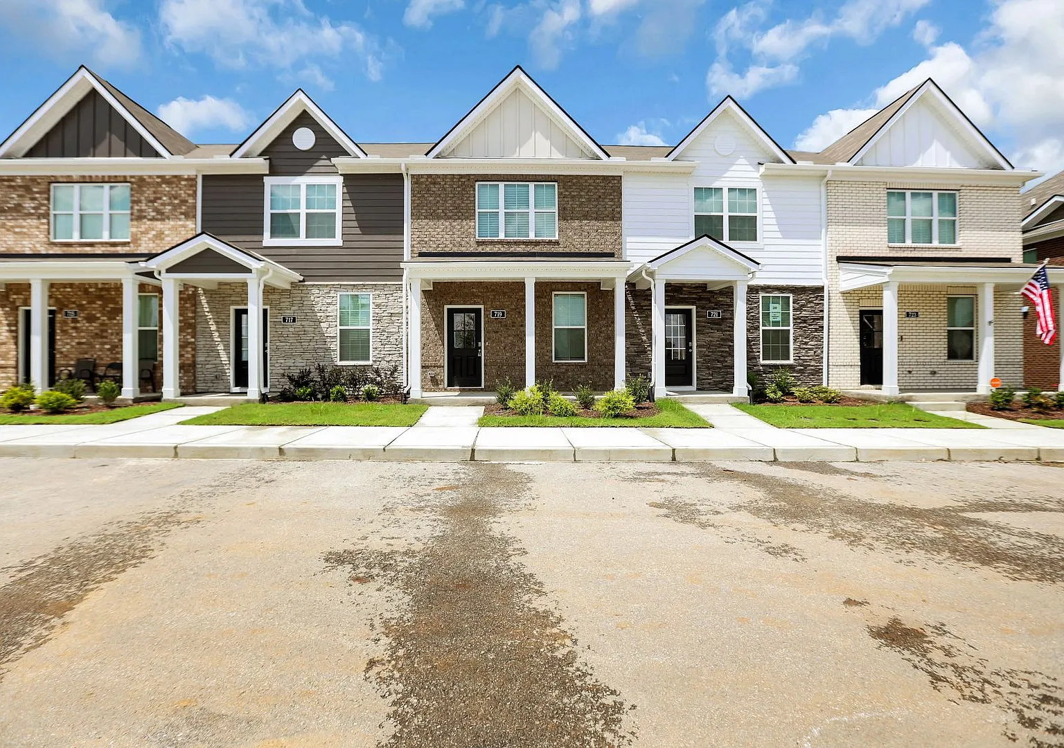 Brand New 3-Bedroom Townhome In Lebanon! — Photo 1