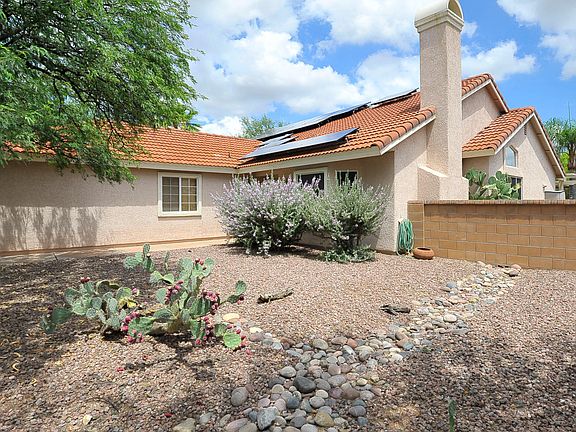 2nd image of 1212 W Wild Dune Ln