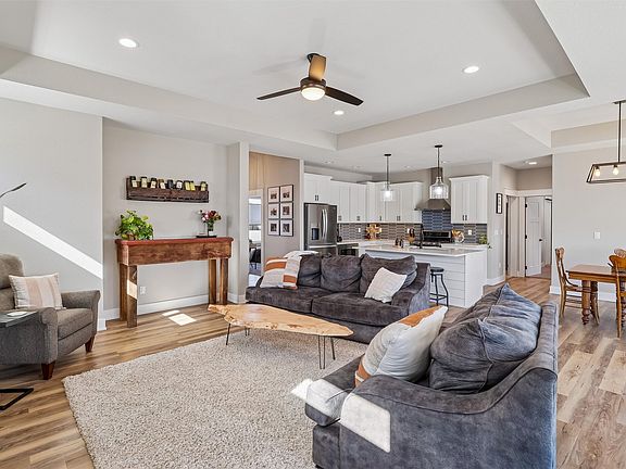 3rd image of 2835 Crescent Ridge Dr