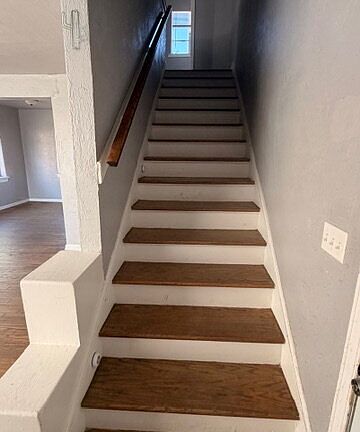 2nd image of 1931 NE 25th St APT 10