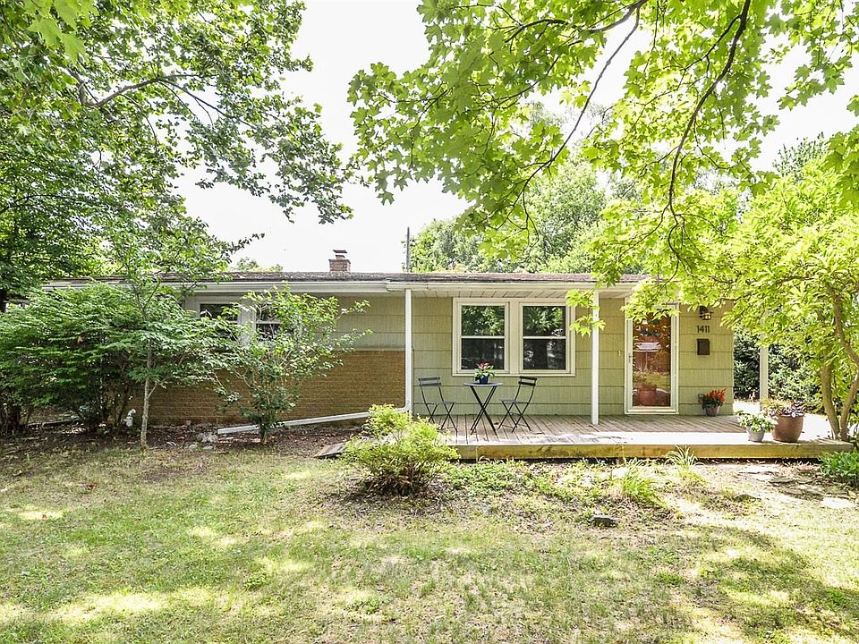 1st image of 1411 Saunders Cres