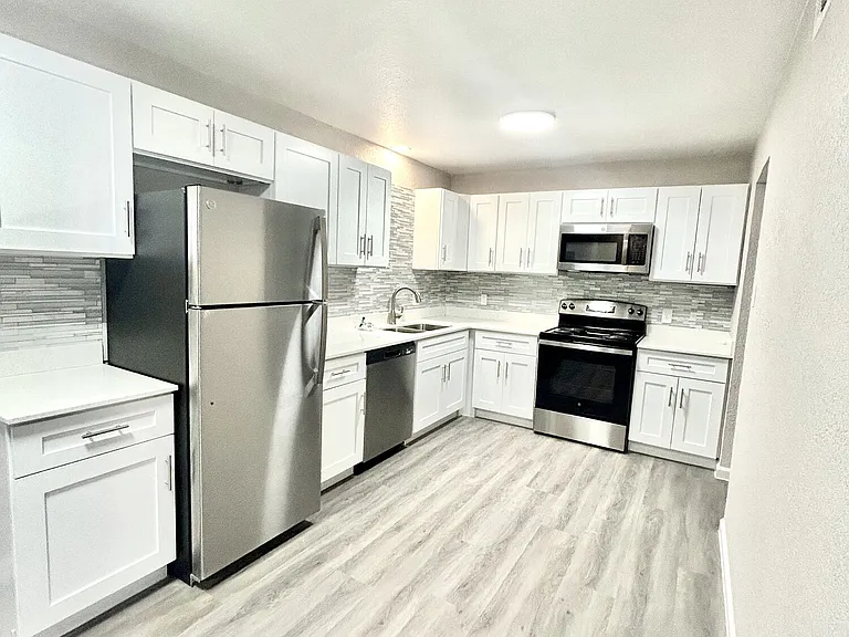 Athens Townhomes — Photo 53