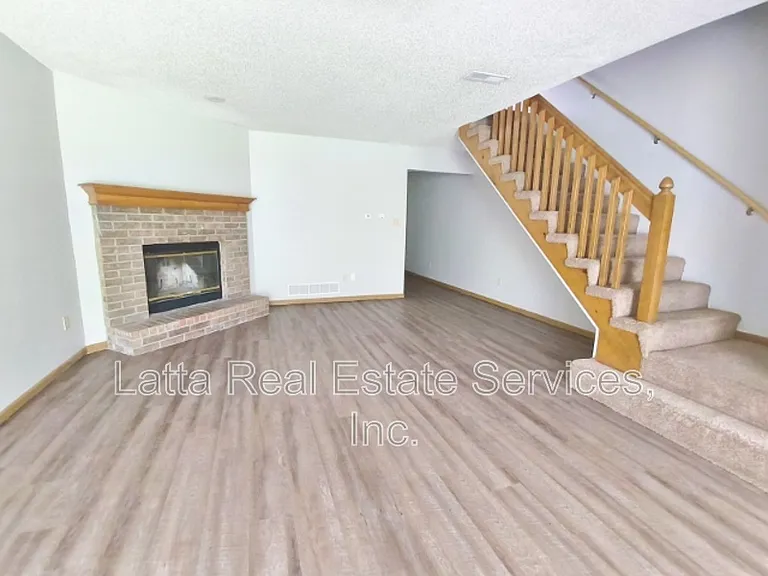 2115 Highridge Dr #C — Photo 5