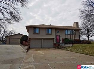 911 Thurston Ave, Bellevue, NE 68123