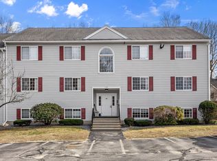 155 Lafond Ln APT 33, Dracut, MA 01826