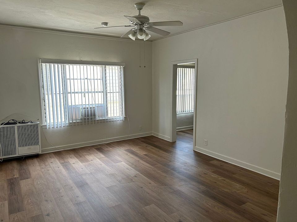 1st image of 4408 Lockwood Ave #203