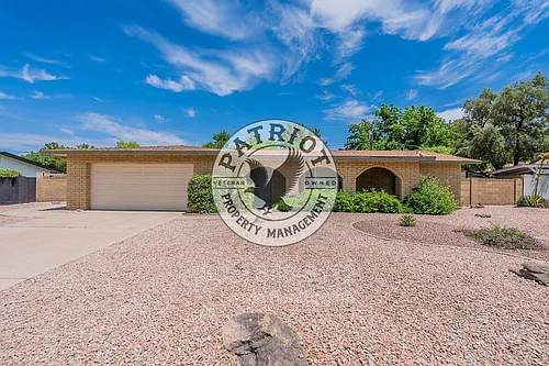 110 W Seldon Ln Photo 1