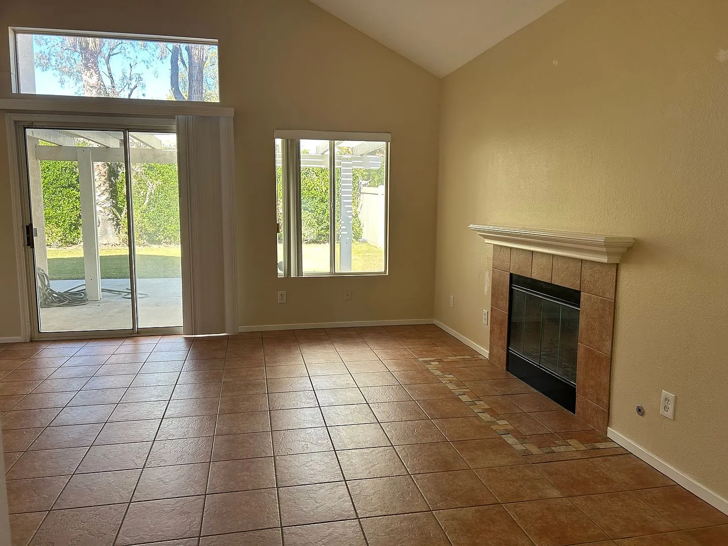 Paloma Del Sol Home — Photo 2
