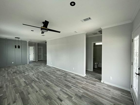 3rd image of 920 Vincent Ave