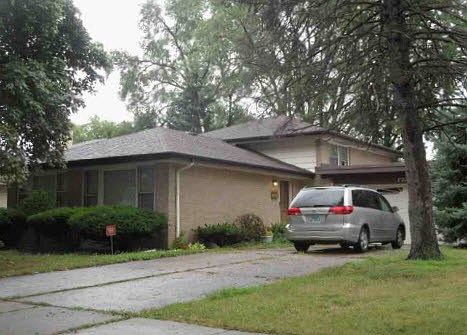 3rd image of 727 E 168th Pl