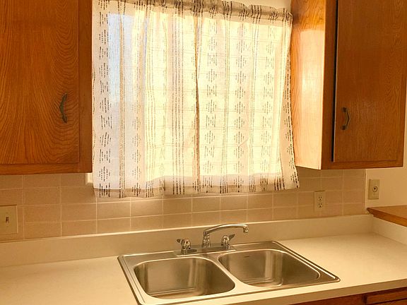 3rd image of 1222 N New Hampshire Ave #14