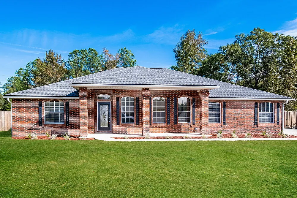 4 bed, 2.0 bath, 2500 sqft, $2,490 — Photo 1