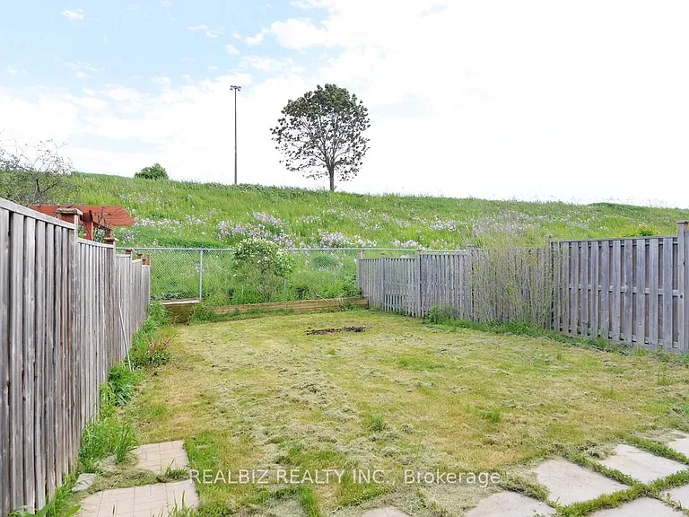 627 Caboto Trl — Photo 30