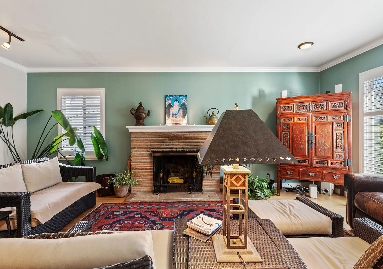 Cozy & Stylish haven in the Heart of SF Bay Area East to BART & I-80 — Photo 2