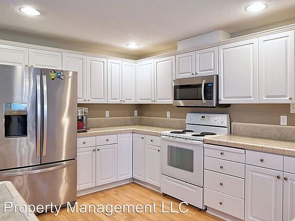 4th image of 8907 NE 41st Ave