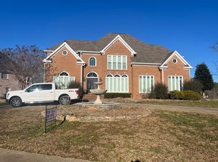 6401 Beacon Pointe Cir, Hixson, TN 37343