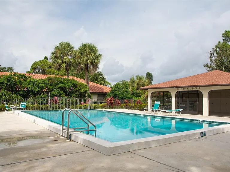 5635 Golf Pointe Dr #101 — Photo 23