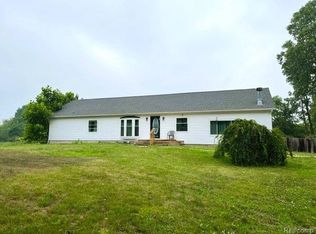 18722 Spears Rd, Gregory, MI 48137