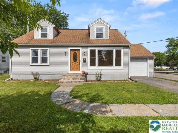 938 Chipperfield Dr, Stroudsburg, PA 18360