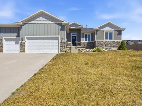 390 S Coyote Ridge Dr E, Smithfield, UT 84335