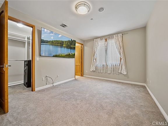 3rd image of 216 N Buena Vista St #216