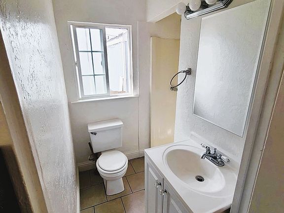 5th image of 1425 Macarthur Blvd #7