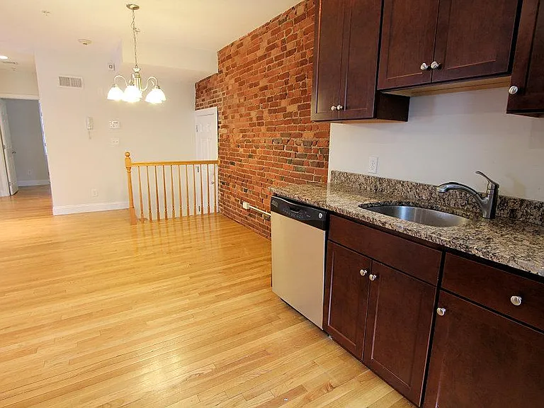 12 Homer St #2 — Photo 13